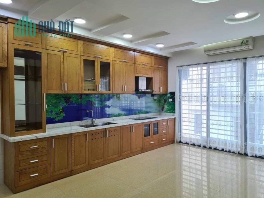 Bán tòa căn hộ 7 tầng tại Nguyễn Khang,nằm tại khu kinh doanh sầm uất