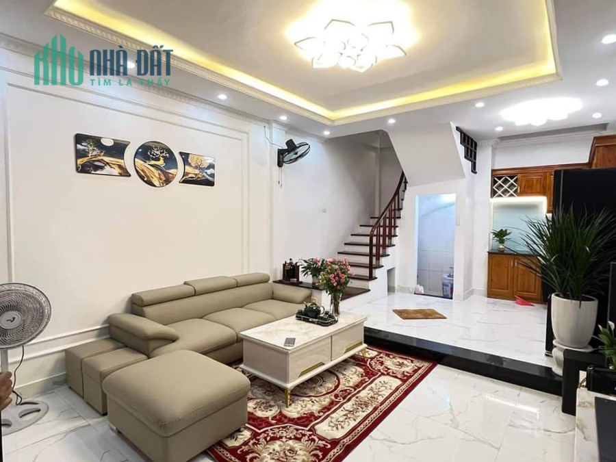 Bán nhà siêu đẹp Đội Cấn, Ba Đình, gần bãi gửi xe,  40m, 5 tầng, nhỉnh 4 tỷ nhà đẹp ở luôn.