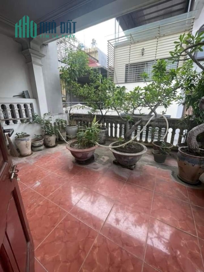 Căn nhà 55m2 tại Xuân La-Tây Hồ, nhà chắc chắn có thể về ở luôn