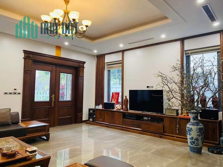 Hiếm, 75m, mặt tiền rộng, 7 chỗ vào nhà, ô tô tránh cách 10m, 2 thoáng phố Nguyễn Văn Cừ