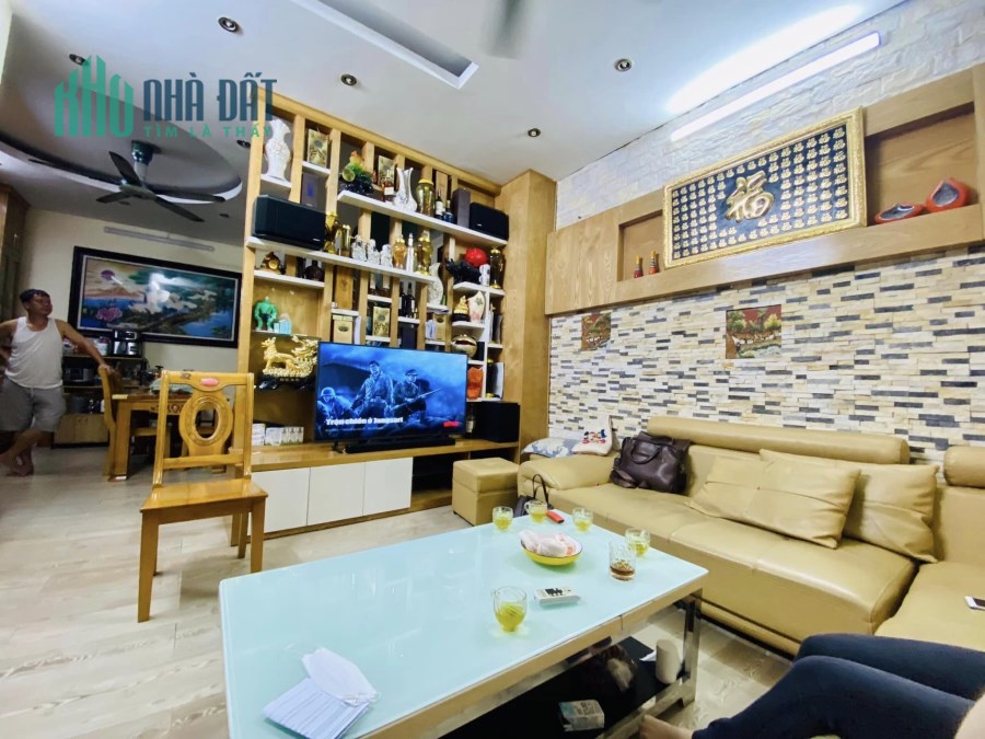 Căn nhà hơn 50m2 tại Bùi Xương Trạch gần  ngay hồ sinh thái Đầm Chuối