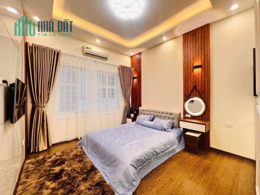 Bán nhà đẹp Đội Cấn, Ba Đình, 34m, 5 tầng, MT 3.6m, nhỉnh 4 tỷ, nhà đẹp ở luôn.