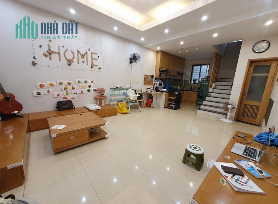 Bán nhà đẹp NGUYỄN KHÁNH TOÀN Phân Lô, KD VP Gara 7 Chỗ 70m2, Giá 12.8 Tỷ.