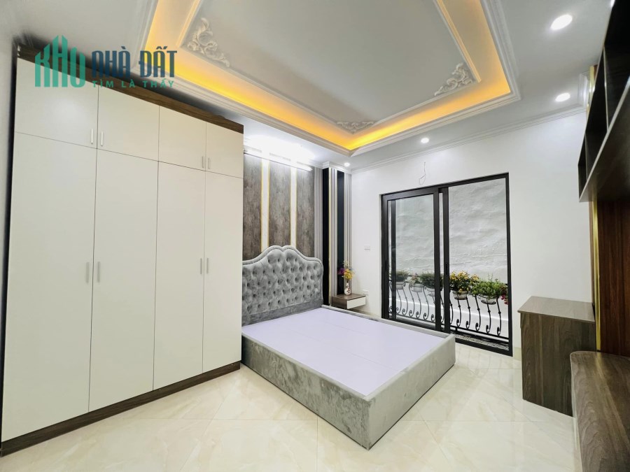 Bán nhà Đường Hoàng Mai, ngõ rộng, 2 thoáng, sổ đẹp 42m2x4 tầng 4.15 tỷ