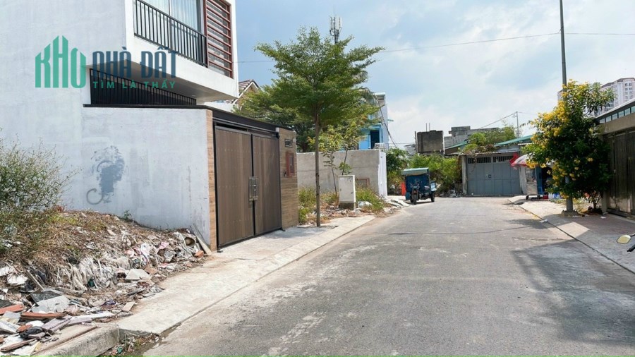 Chính chủ bán đất đường Kênh Tân Hóa, xây dựng tự do, đối diện CV Đầm Sen