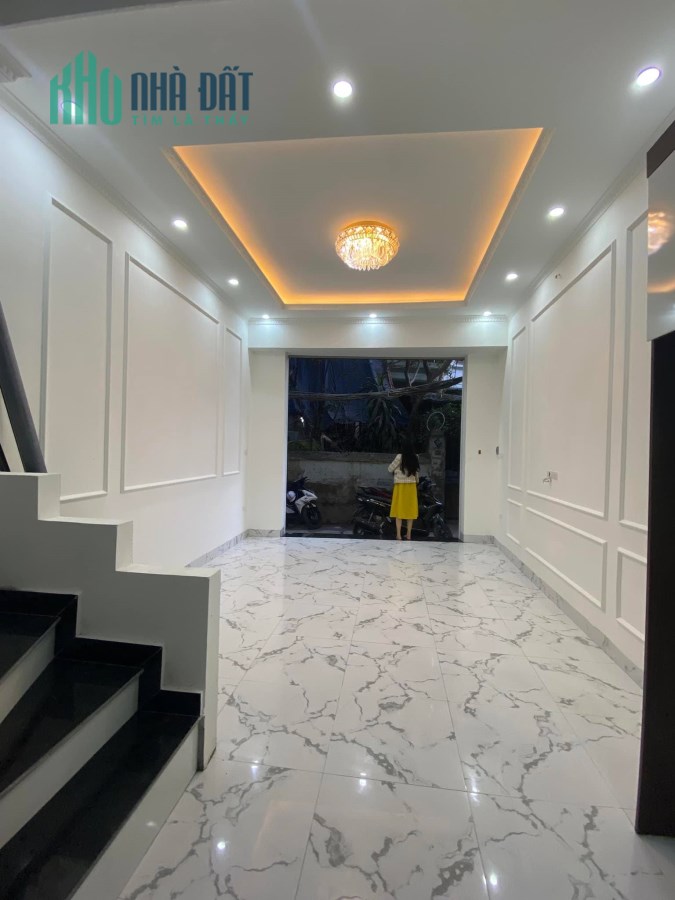 Bán nhanh trong tháng Mặt ngõ Phố Hoàng Hoa Thám giá 10.8 tỷ,70mx6 tầng, Oto vào