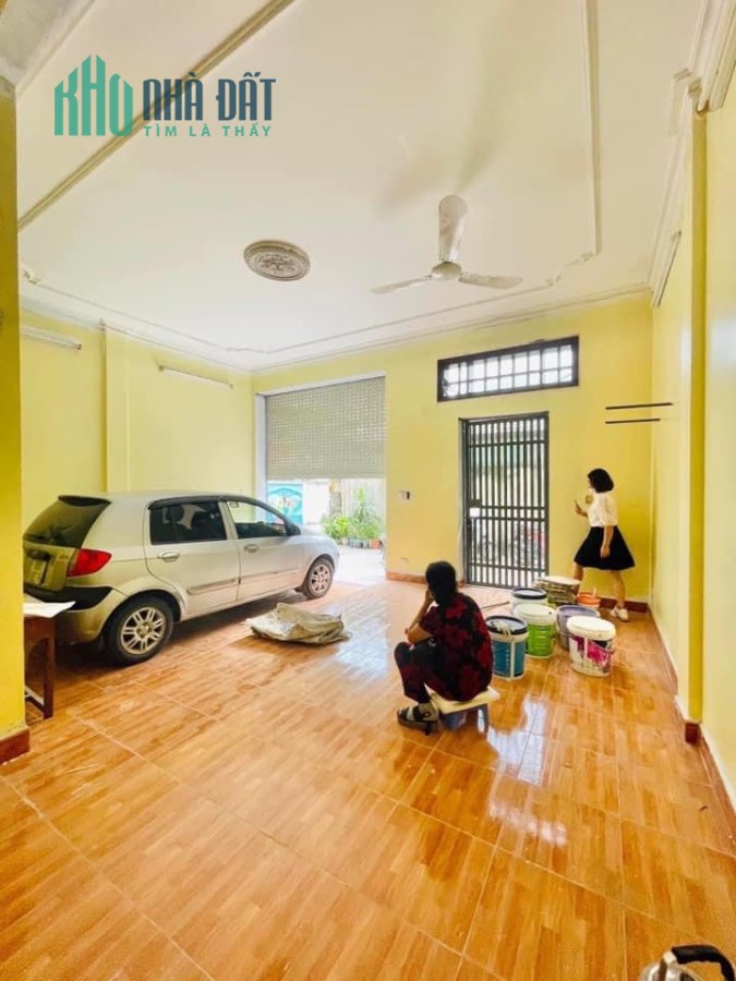 Chính chủ bán căn nhà 66m2 Phan Đình Giót, rộng rãi ở sướng, đường trước nhà oto tránh