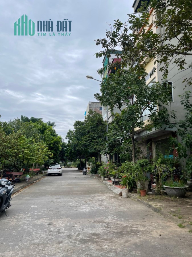 Bán đất tái định cư Trâu Quỳ đường 13m kinh doanh hay đầu tư đều ổn, DT 67m².