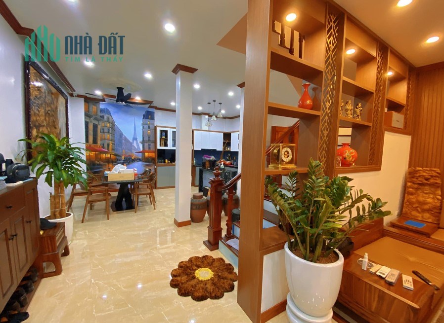 Bán Biệt Thự Liền Kề NGUYỄN KHÁNH TOÀN Ngõ tựa Phố 70m2, Giá 15.8 Tỷ.