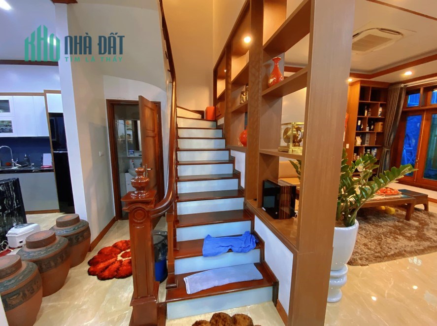 Bán Biệt Thự Liền Kề NGUYỄN KHÁNH TOÀN Ngõ tựa Phố 70m2, Giá 15.8 Tỷ.