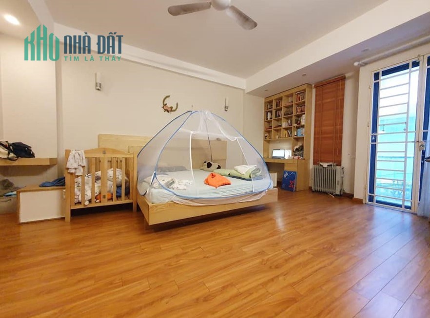 Bán nhà đẹp NGUYỄN KHÁNH TOÀN CẦU GIẤY 2 Ô tránh 70m2, Giá 12.8 Tỷ.