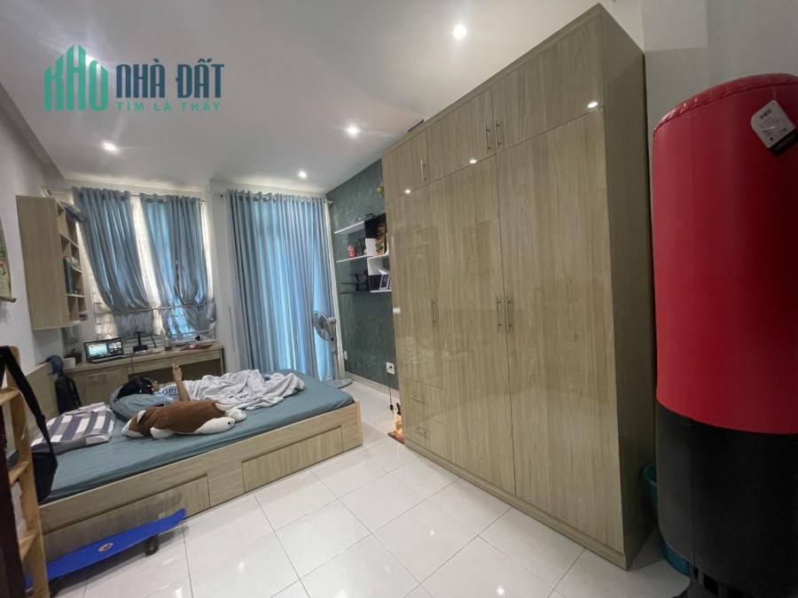 Bán nhà đường Tô Hiến Thành Quận 10 giá rẻ 5 tầng, gần công viên Lê Thị Riêng