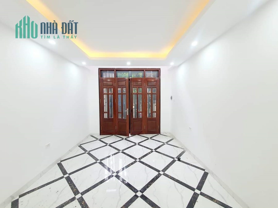 Bán Nhà Ngõ 111 Nguyễn Văn Cừ