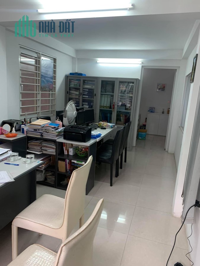 Bán nhà riêng Xuân La 55m2, vị trí đẹp gần ô tô, kèm nội thất tuyệt vời. Chỉ hơn 5 tỷ.