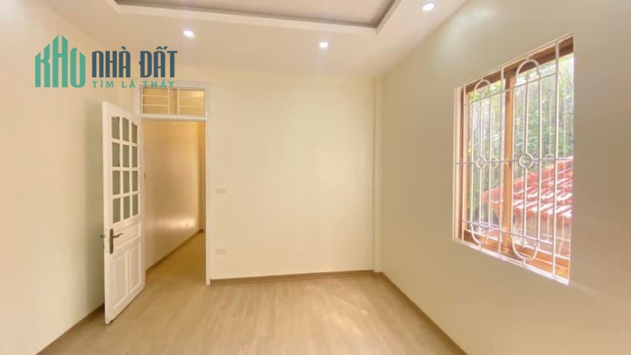 Tài chính 4,x tỷ có ngay căn nhà 39m2 tại Bùi Xương Trạch, ngay gần Royal city