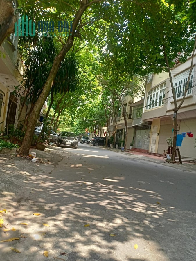 Giá rẻ giật mình, Nhà phân lô Văn Khê, view trường, 55m, giá chỉ 7.4 tỷ