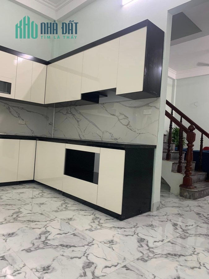 Căn nhà 40m2 tại Ngọc Hà, Ba Đình cần tìm chủ mới, gần nhiều trường học, bệnh viện