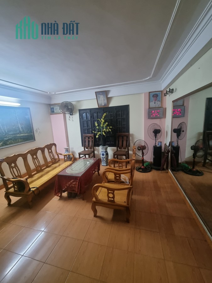 Bán nhà Xuân La, gần ô tô, dân xây, ở ngay giá 5.1 tỷ.