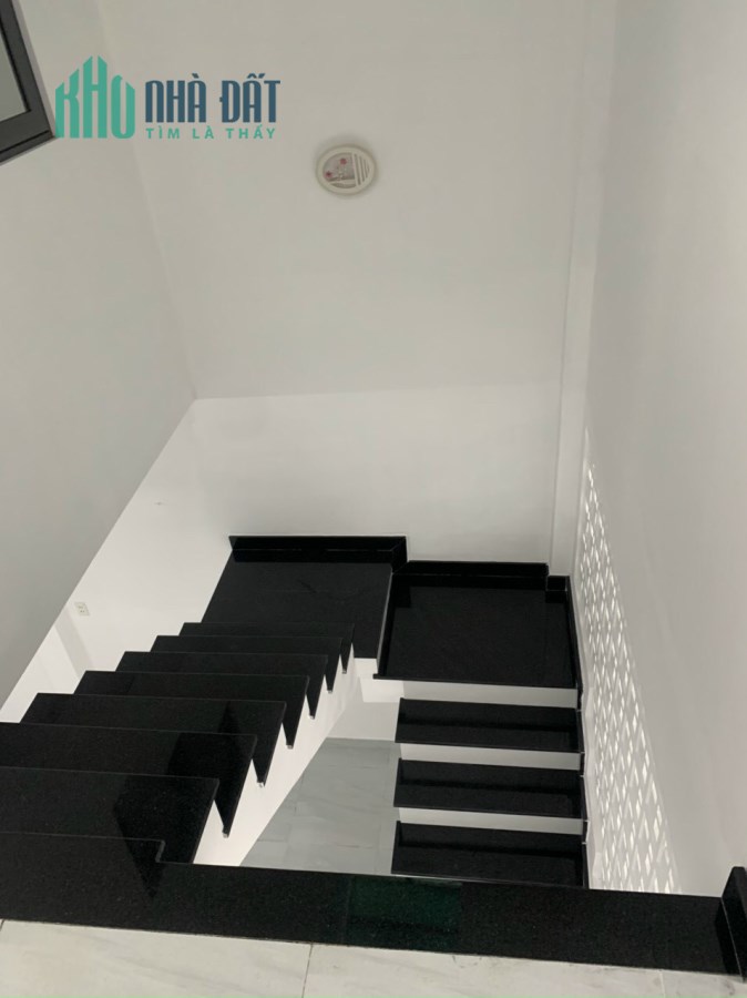 Bán nhà hẻm đường Tôn Đản, phường 10 quận 4, giá 8 tỷ.