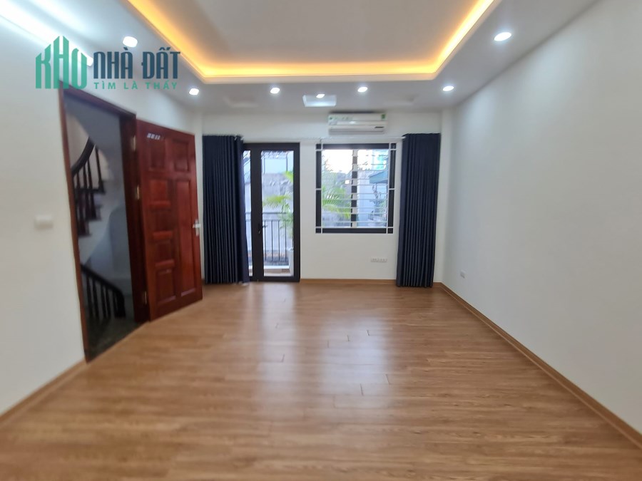 Bán nhà Thái Hà, diện tích 34m2, 6 tầng, 3 ngủ, ngõ vào ô tô tránh, giá 6.2 tỷ