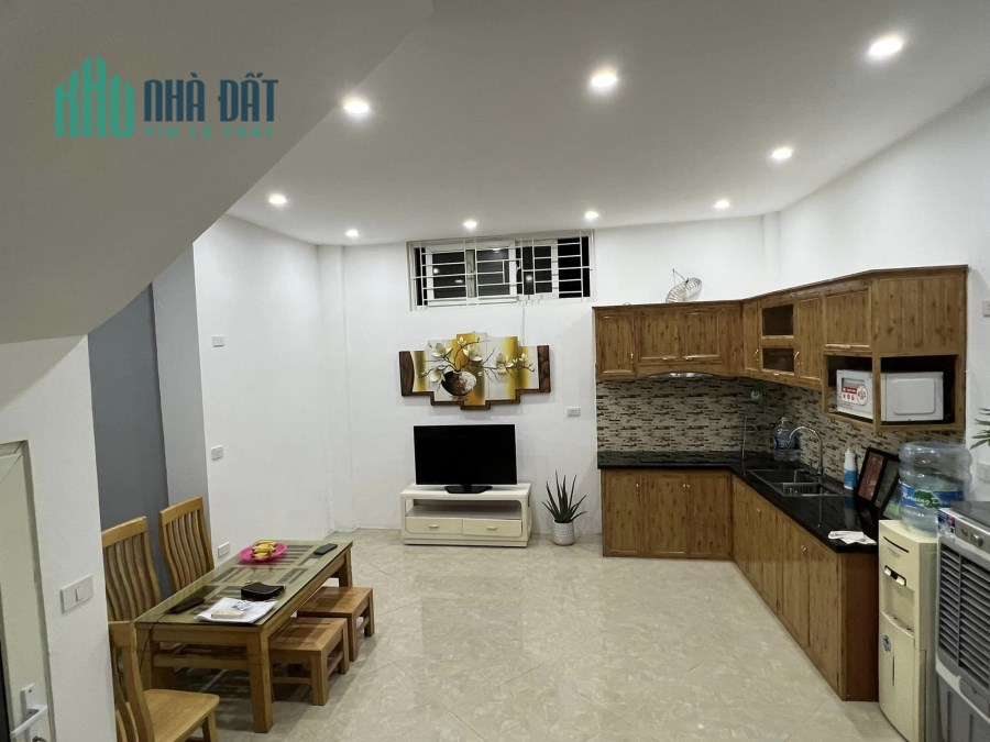 Bán Nhà Ngõ 52 Mỹ Đình – Ngõ Rộng, Gần Chợ, An Sinh Đỉnh- 34m2, 5T, Chưa Tới 4 Tỷ.