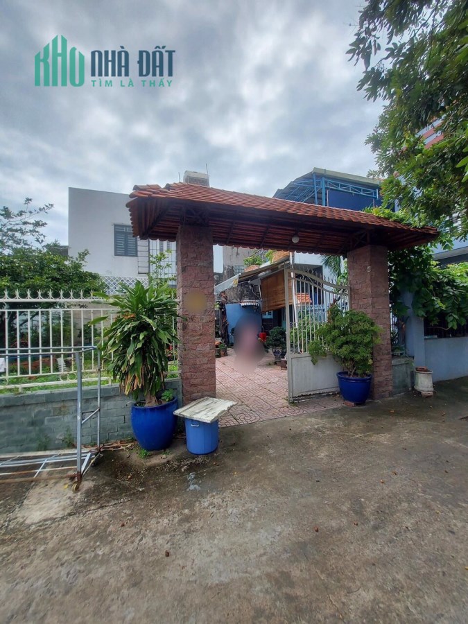 Nhà sân vườn 1 trệt 1 lầu, dt 248m2 thổ cư , P. Linh Tây, TP Thủ Đức, giá 60tr/m2