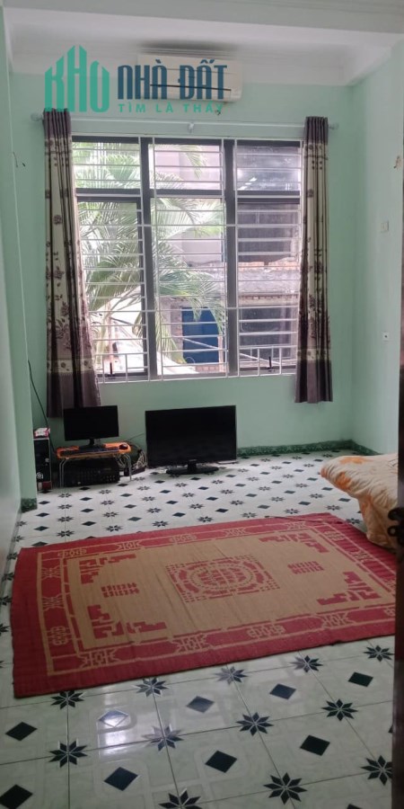 Bán nhà siêu đẹp Lạc Long Quân, Tây Hồ, 55m,  nhỉnh 4 tỷ.