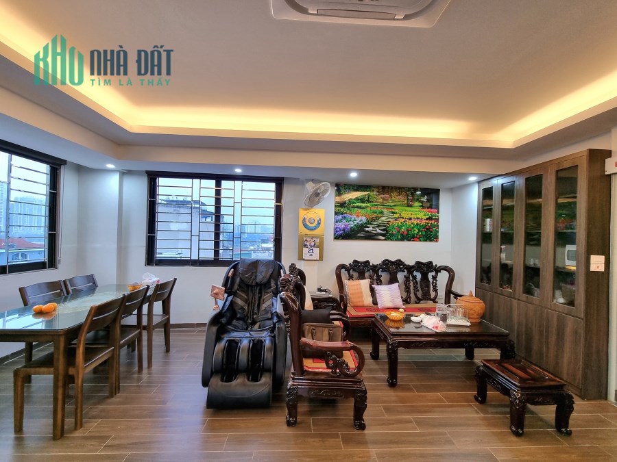 Gần phố Võ Chí Công 68m x 7T giá 25 tỷ gara ô tô