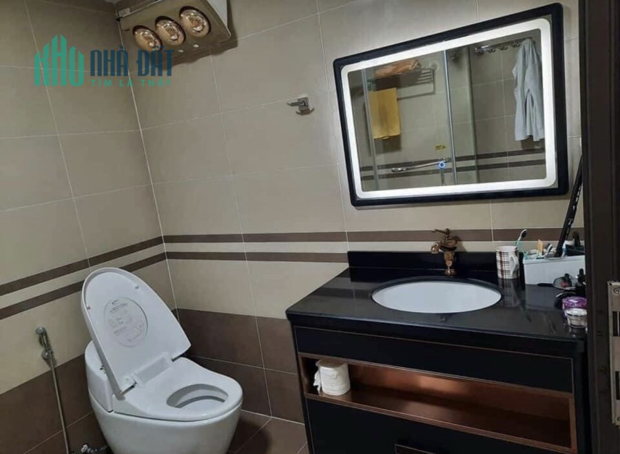 CHTT Tầng 4 phường Cổ Nhuế 100m2 2pn 2wc lô góc,  đầu hồi, full đồ, ngõ oto, gần phố 1.98 tỷ