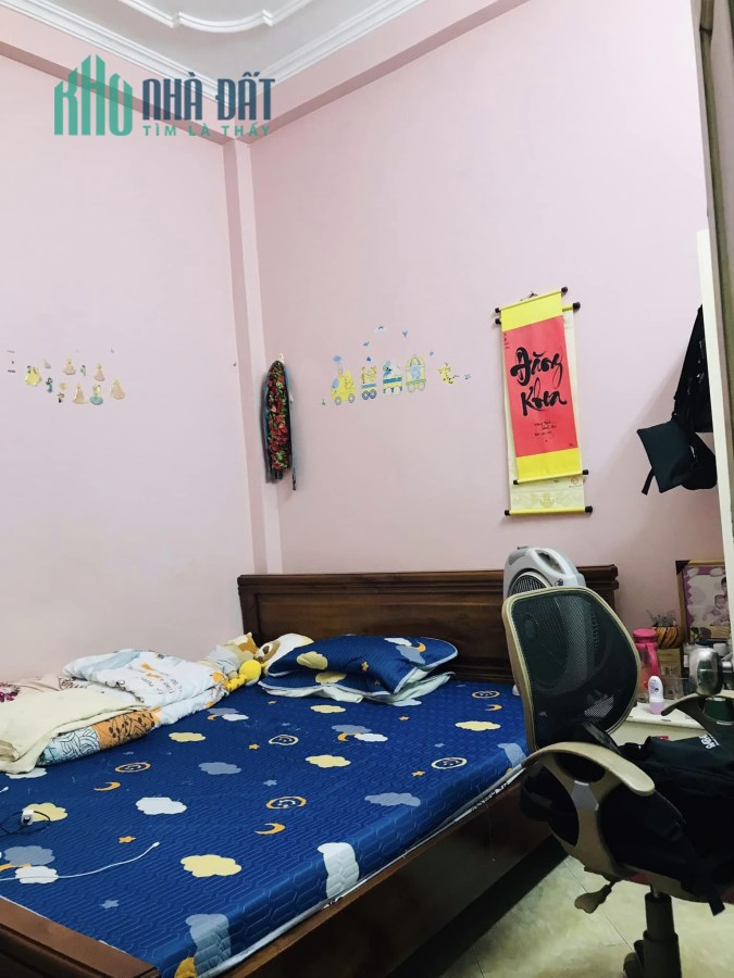 Bán nhà mới đẹp Đội Cấn, Ba Đình 33m, 5 tầng, nhà đẹp ở luôn, nhỉnh 4 tỷ.