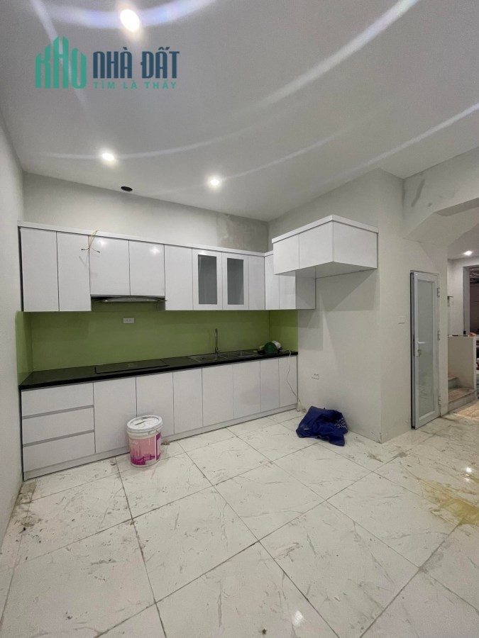 Bán nhà Nguyễn Phúc Lai, Đống Đa, 43m2, 4 tầng, ô tô đỗ cửa, kinh doanh, 9.4 tỷ