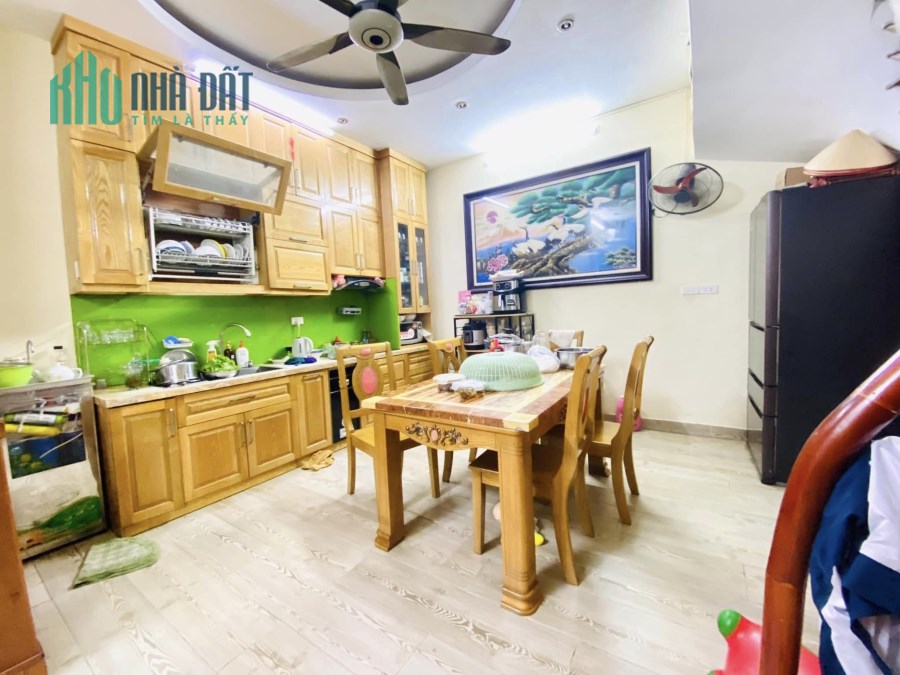 Chỉ với vài tỷ trong tay là có ngay căn nhà hơn 50m2 trung tâm phố Bùi Xương Trạch