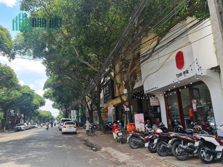 Bán nhà MT Phan Trung, P. Tân Tiến, Biên Hòa: 5 x 14, giá 10,9 tỷ