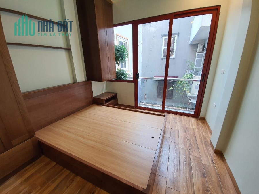 Bán nhà khu phố đi bộ Trịnh Công Sơn, Tây Hồ, 43m, 5 tầng, nhỉnh 6 tỷ.