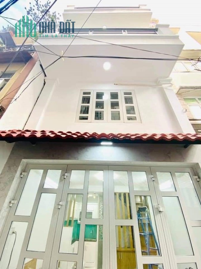 Chủ nhà đi nước ngoài cần bán gấp căn nhà ở quận 10