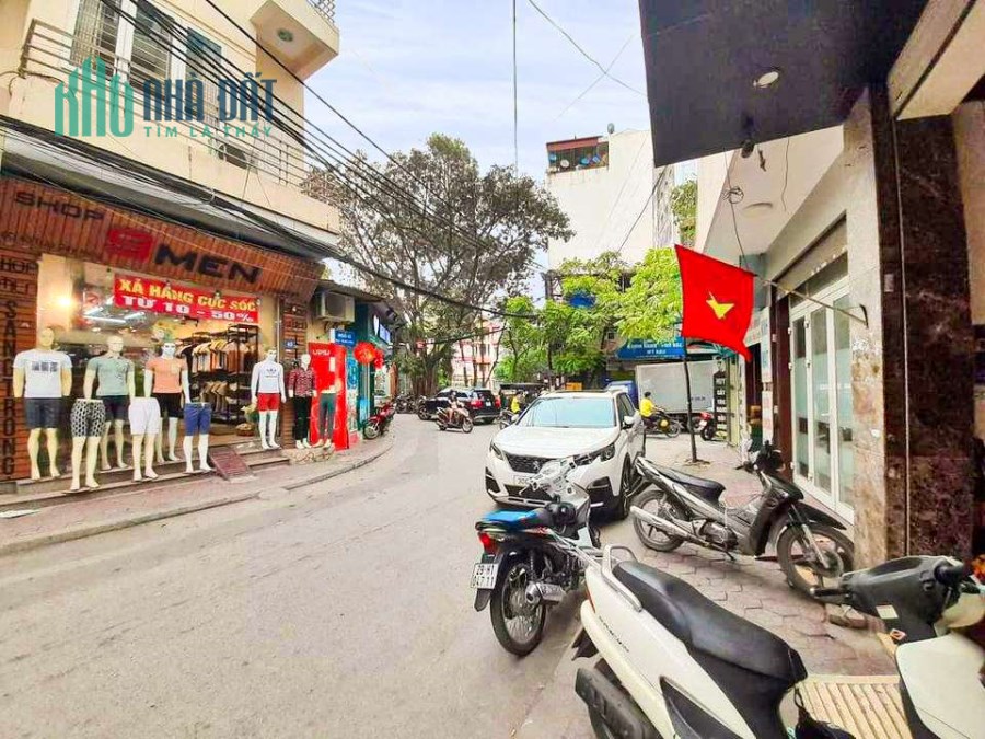 Bán nhà Nguyễn Văn Cừ, 2 mặt thoáng, oto tránh trước nhà, 60m, 7.7 tỷ.