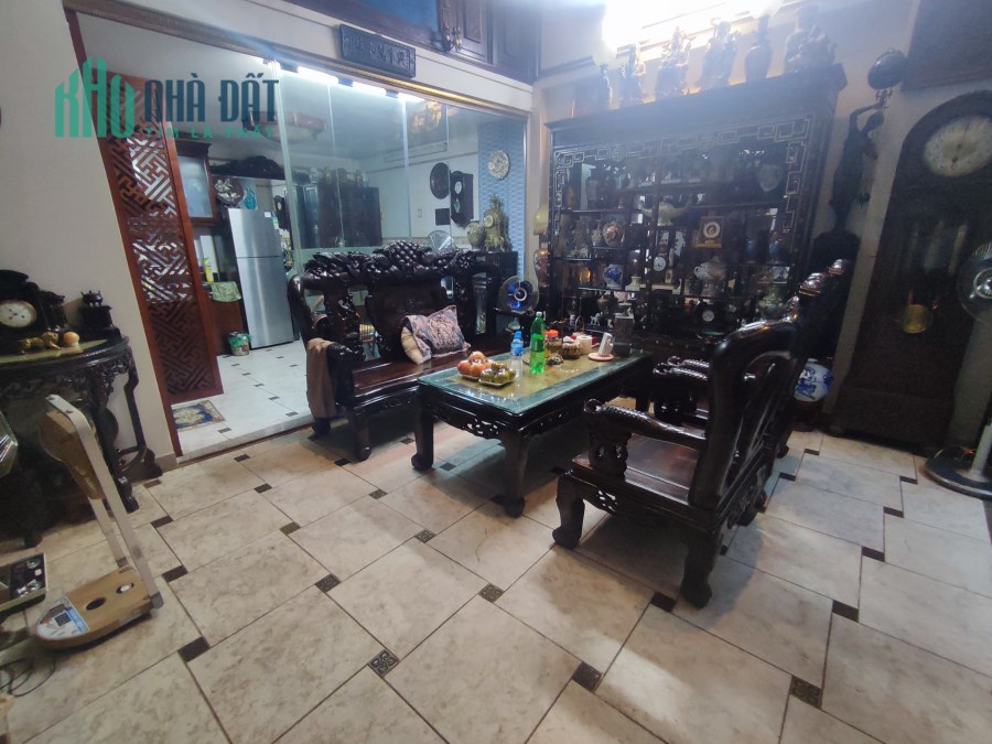 Bán nhà có sổ đỏ Thành Công - Ba Đình 41m,  4 tầng, nhà đẹp ở luôn, nhỉnh 3 tỷ.