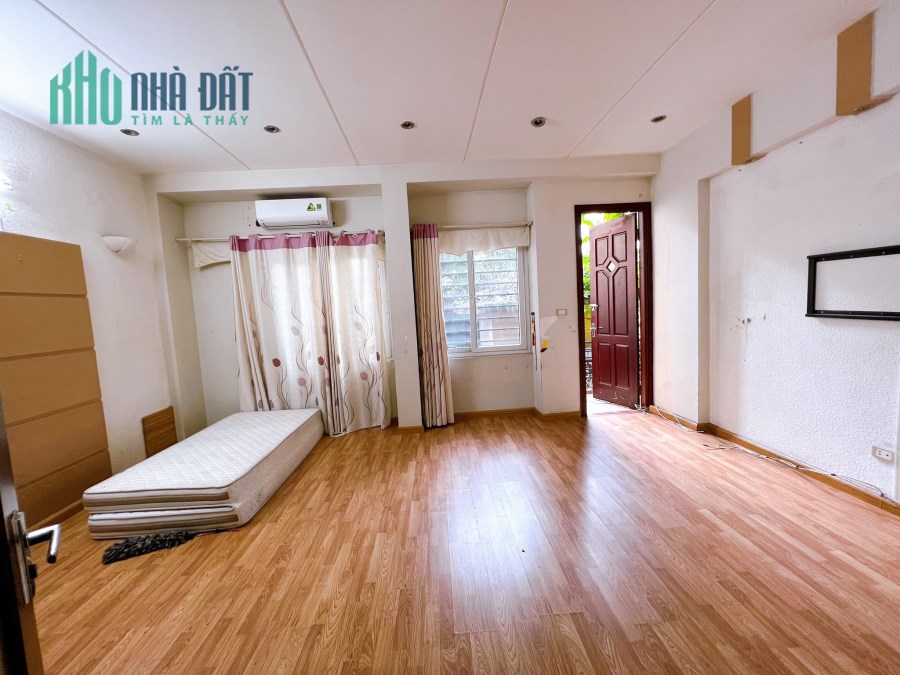 Bán nhà siêu đẹp Văn Cao, Ba Đình 40m, 4 tầng, 4 phòng ngủ,  nhỉnh 6 tỷ, ô tô, kinh doanh.