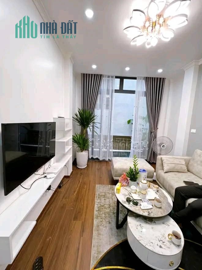 Âu Cơ Tây Hồ 5 tầng mới DT 43m2, MT 4 m, ngõ thông ô tô gần, nhỉnh 5 tỷ.