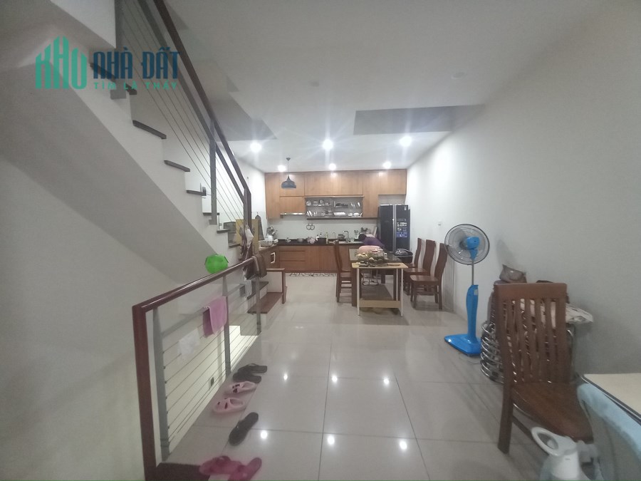 Nhà 𝗧𝗿ầ𝗻 𝗤𝘂𝗮𝗻𝗴 𝗗𝗶ệ𝘂, Đống Đa, 42m2 x 5tầng, vỉa hè, ô tô tránh, 14.8 tỷ