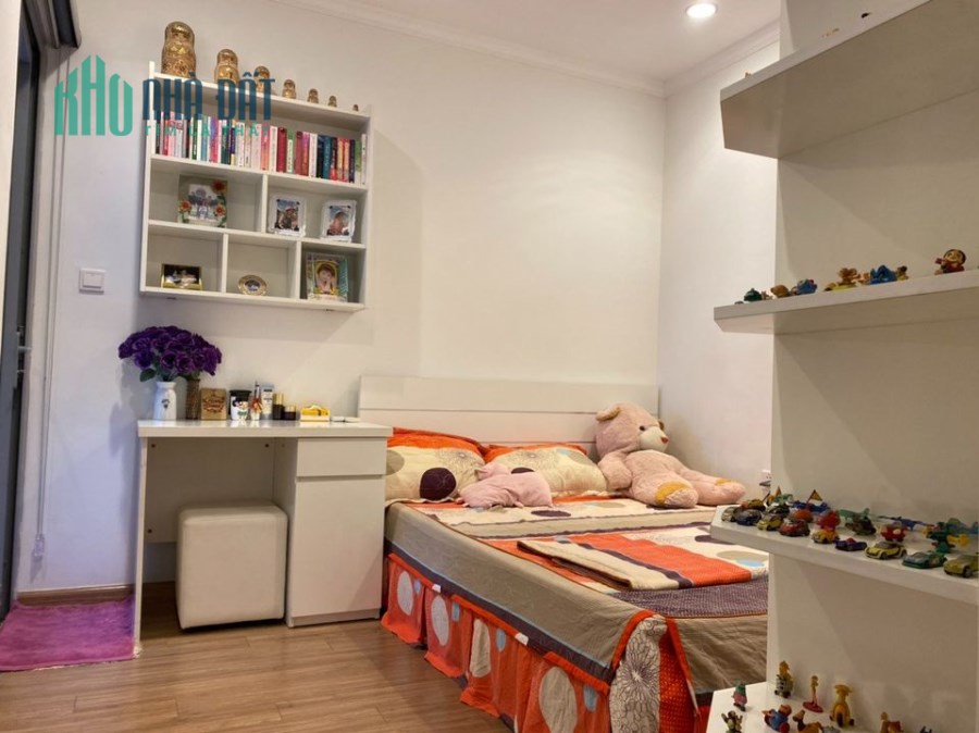 Bán nhà Âu Cơ, quận Tây Hồ. DT 36m2, 5 tầng nhỉnh 5 tỷ, nhà đẹp ở luôn..