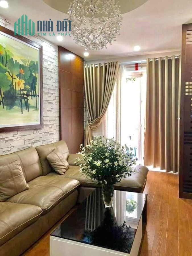 Bán nhà riêng tại đường Âu Cơ, phường Nhật Tân, Tây Hồ, Hà Nội, 5 tầng, giá nhỉnh 5 tỷ
