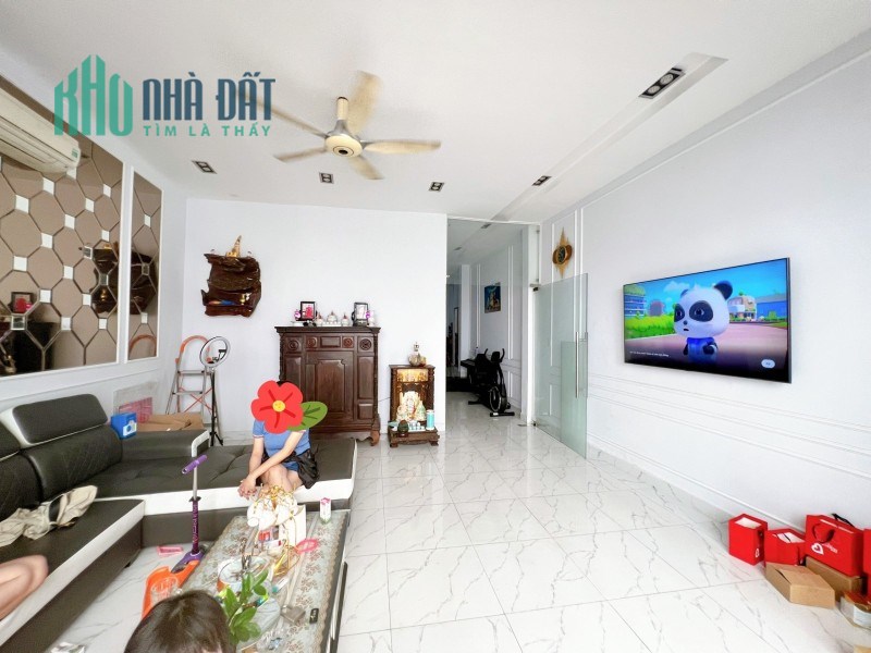 Nhà bán HXH Hoàng Hoa Thám, P6, Bình Thạnh, 130m2, nở hậu, chỉ 11tỷ900 TL