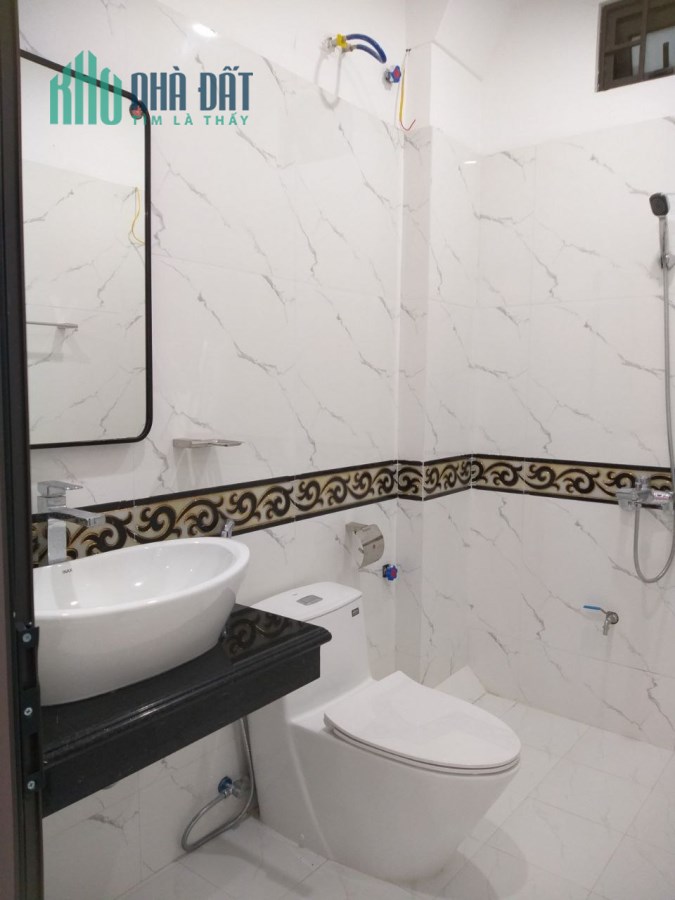 Bán nhà Ngô Sĩ Liên 40m2 x 4T, 5  tỷ, Ô TÔ, LÔ GÓC