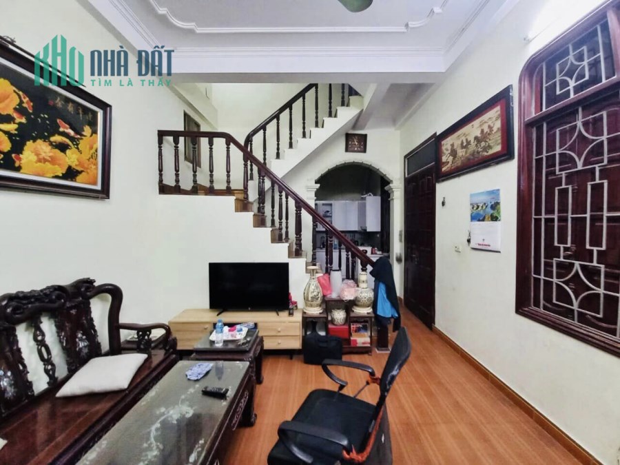 Bán gấp nhà Kim Giang 3.3 tỷ, 38m x4T Lô góc, Ngõ 3m Thông, nhà đẹp ở ngay