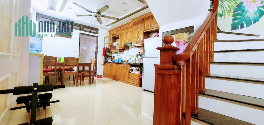 BÁN NHÀ PHỐ KIM NGƯU: 42M2, 5 TẦNG, MT 4M, Ô TÔ ĐỖ CỬA. 5.8 TỶ