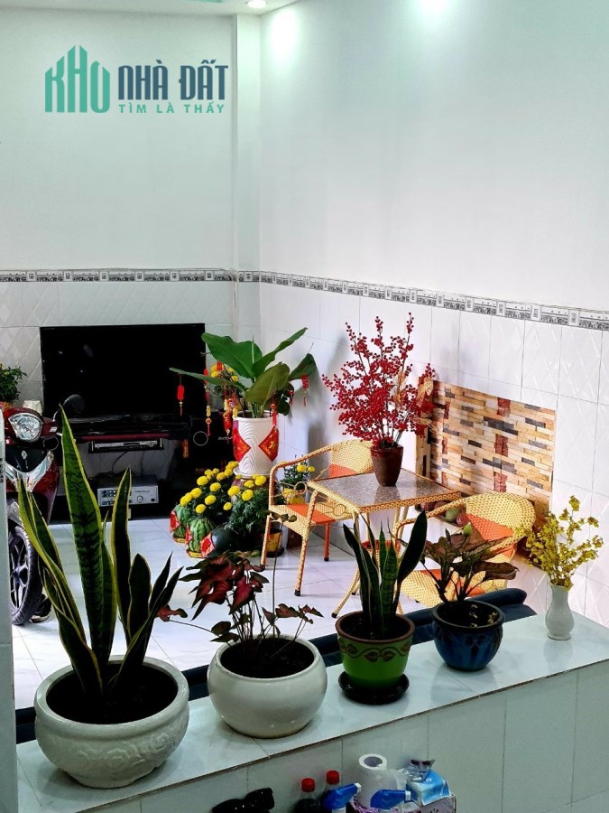 Nhà HXH ngay Hậu Giang Quận 6 42m2 2 tầng sát mặt tiền nhỉnh 3 tỷ