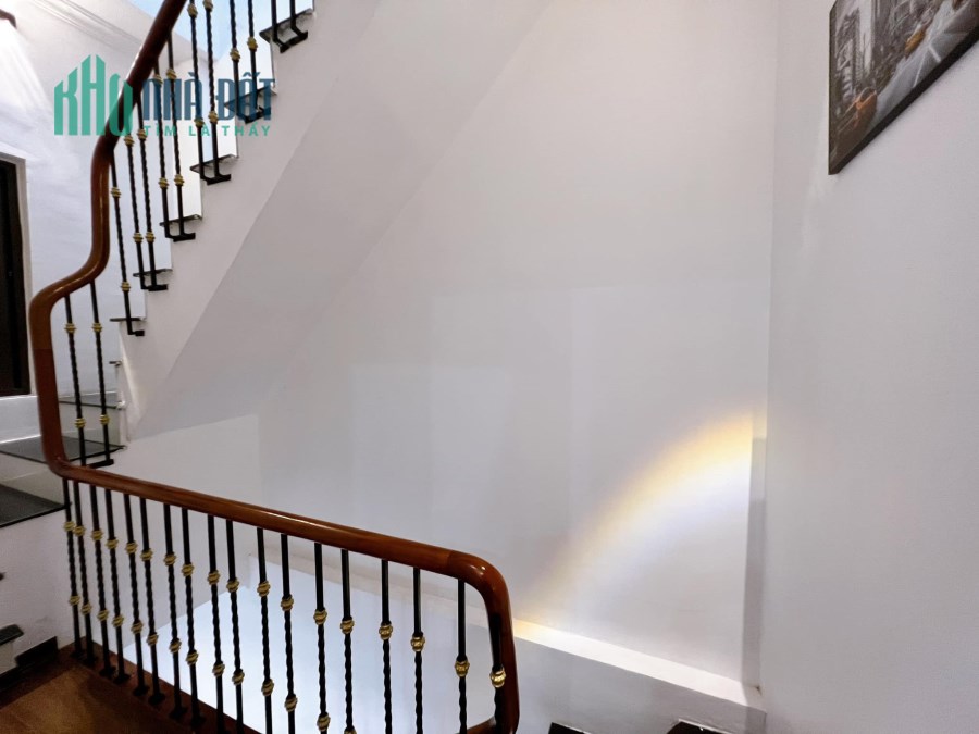 3 TỶ CÓ NGAY HỘ KHẨU quận Đống Đa phố Trường Chinh 30m mặt tiền cực thoáng tặng full NỘI THẤTNHÀ