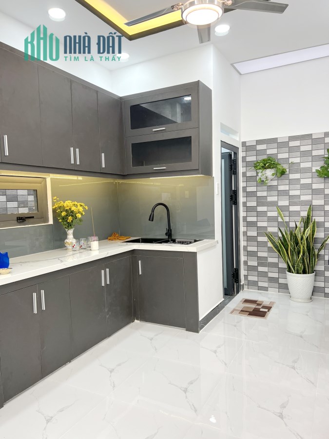 Nhà mới 2 tầng sát đường Hưng Phú P8Q8. Giá 3,85 tỷ TL