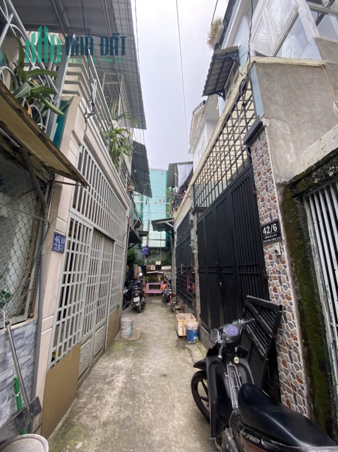 Bán nhà 32m2 hơn 2tỷ ngay Phạm Văn Đồng Bình Triệu